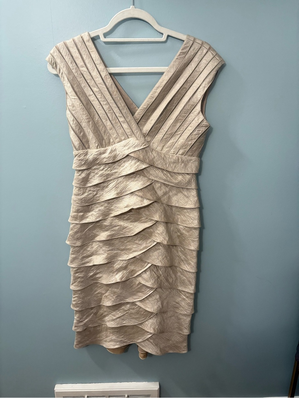 Adrianna Papell Tiered V-Neck Cocktail Dress in Champagne
